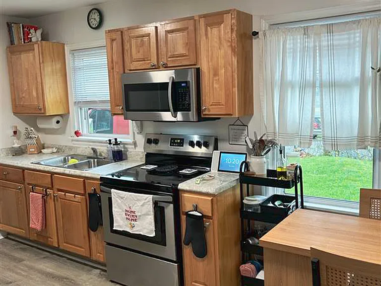 2415 Linden Ave — Photo 11
