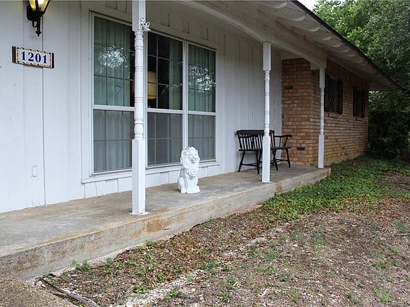 2nd image of 1201 Sierra Dr