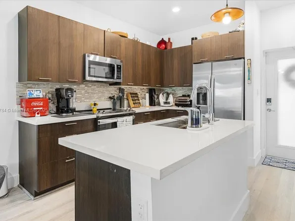 8301 NW 41st St #B-309, Doral, FL 33166