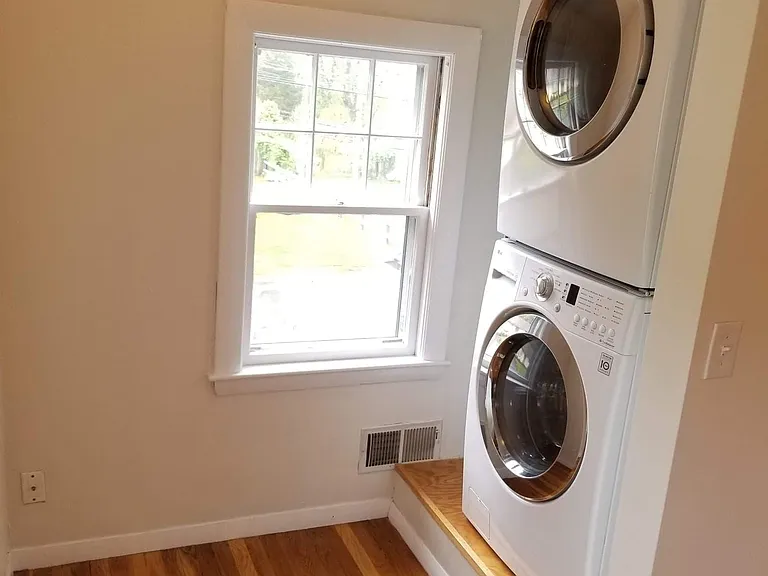 25 Bellevue Rd — Photo 3