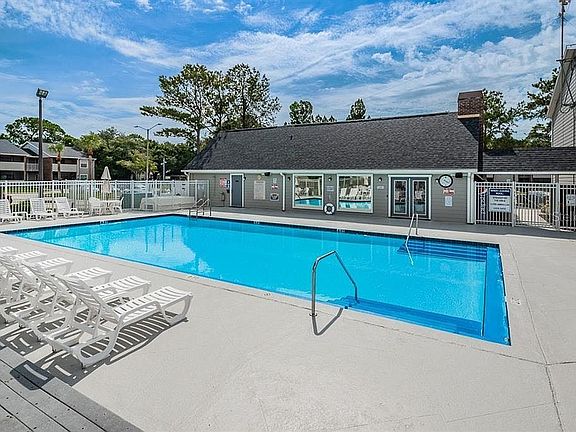 4th image of 1400 Gandy Blvd N Unit 1310