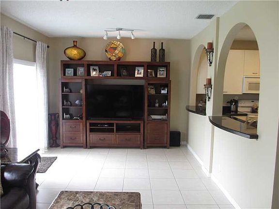 3rd image of 754 NW 132nd Ter