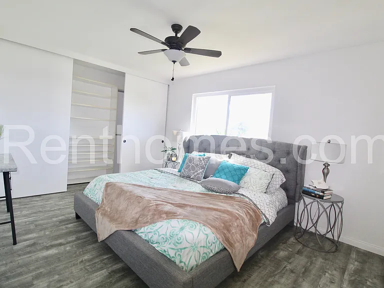 11327 Linares St — Photo 15