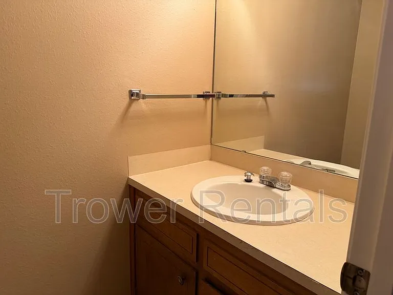 9016 W Valley Meadow Ln — Photo 6