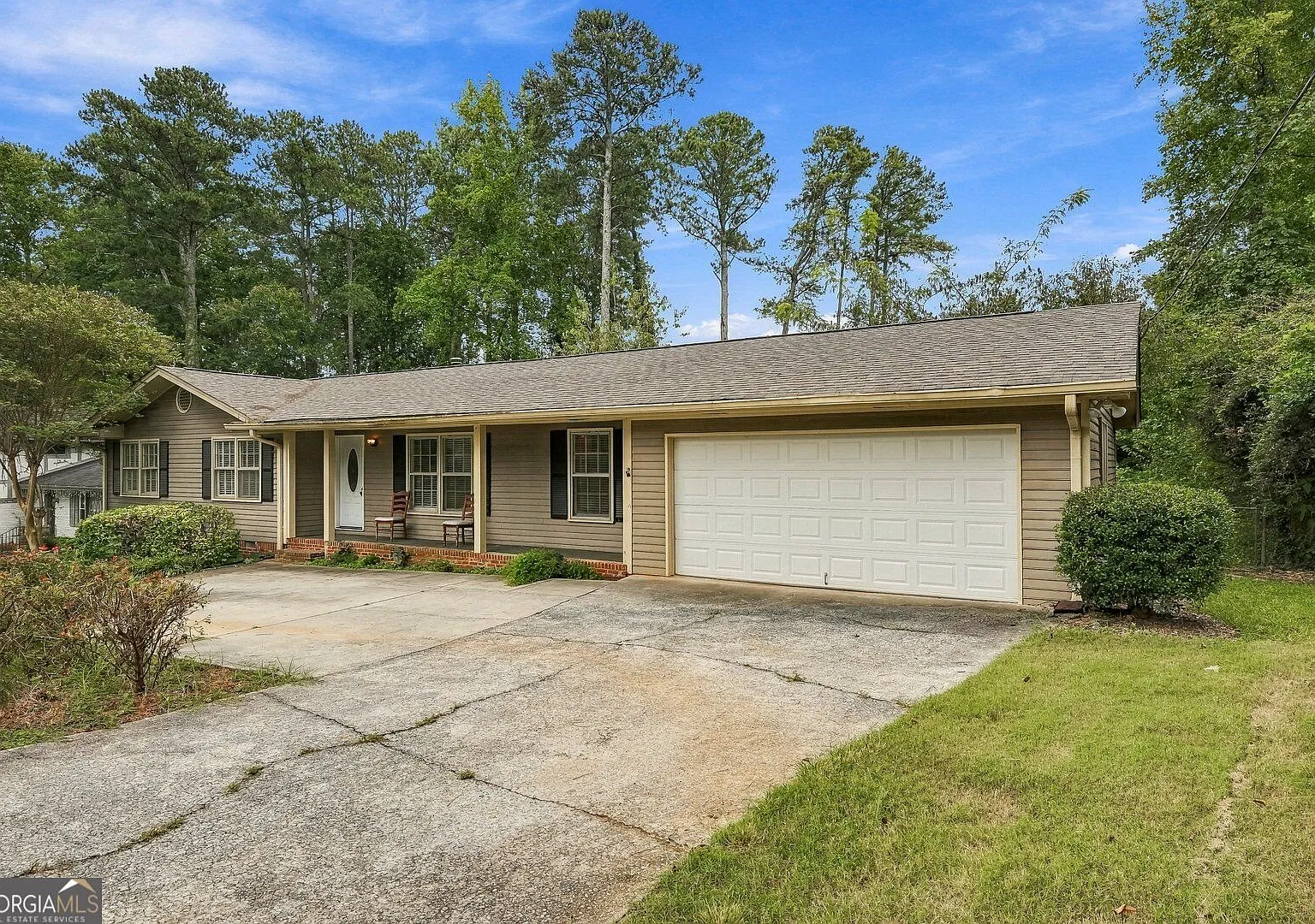 3 bed, 2.5 bath, 1572 sqft, $2,450 — Photo 2