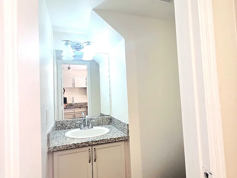 7604 Connemara Ave — Photo 20