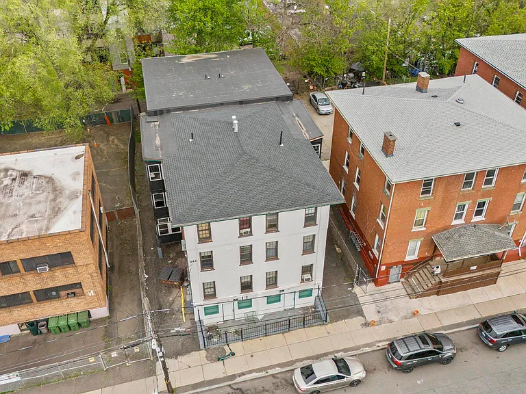 26-28 Lawrence St — Photo 27