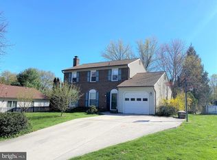 12803 Scranton Ct, Herndon, VA 20170
