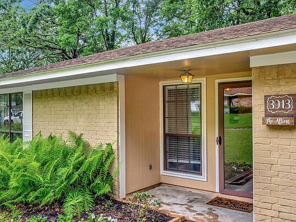 2nd image of 3913 Red Oak Dr