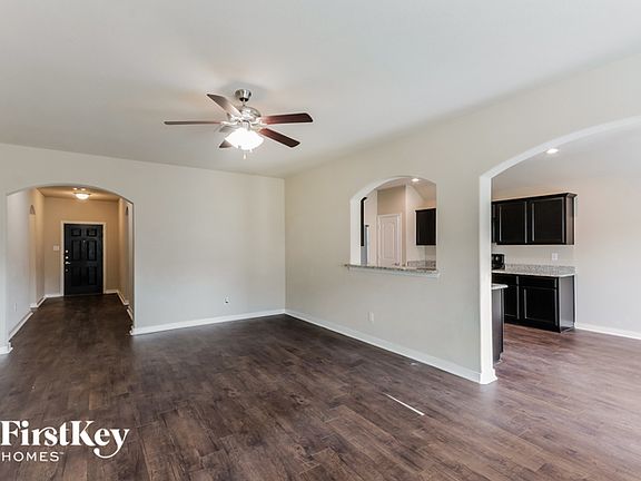 4th image of 705 Woodcrest Dr