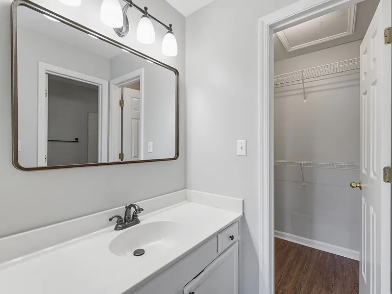18705 Vineyard Point Ln — Photo 8