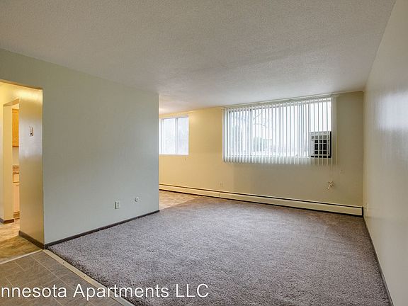 4th image of 208 Hoyt Ave W APT 202