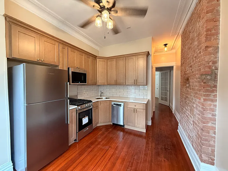 284 Pacific Ave #1 — Photo 3