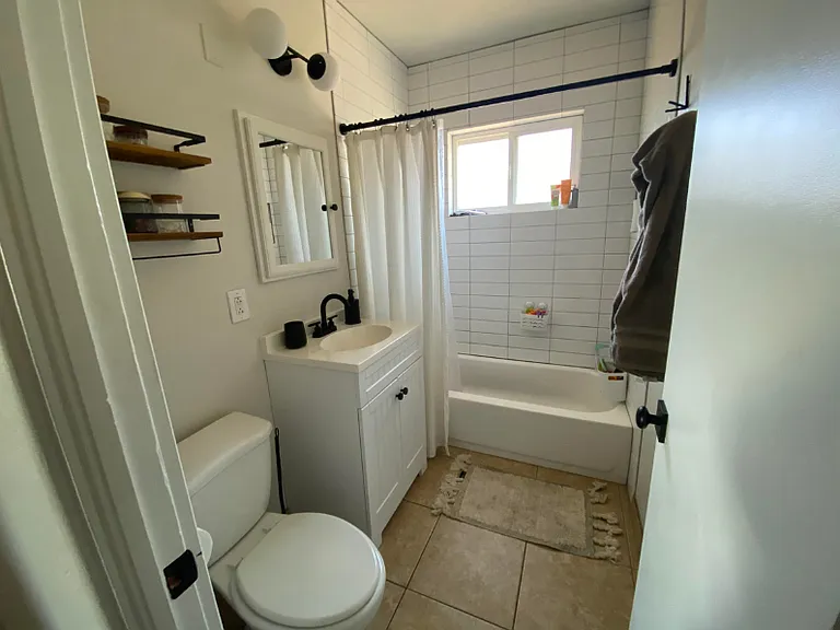 1015 E Citrus Way — Photo 10