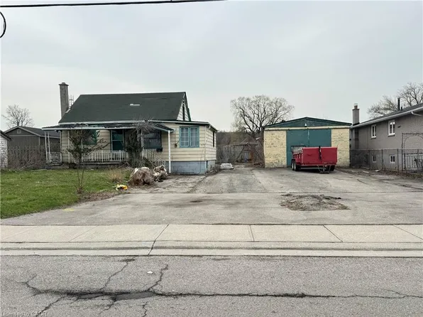 420 Red Oak Ave, Hamilton, ON L8E 2C6