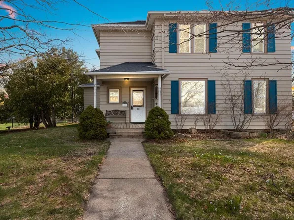 130 S 5th Ave, Sturgeon Bay, WI 54235