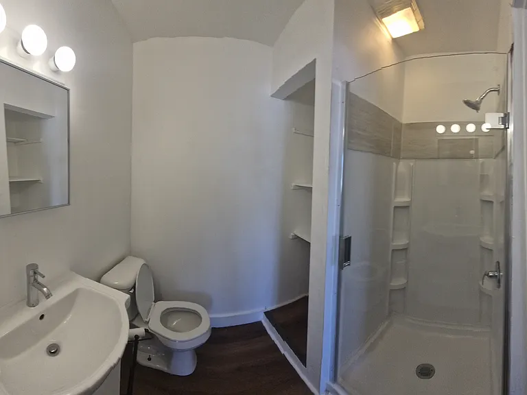 147 N 15th Ave #2W — Photo 4