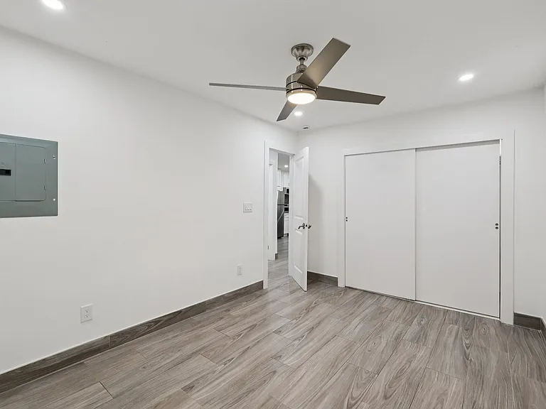 458 Ballantyne St — Photo 12