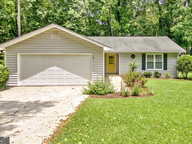 413 Deergrass Trl — Photo 1