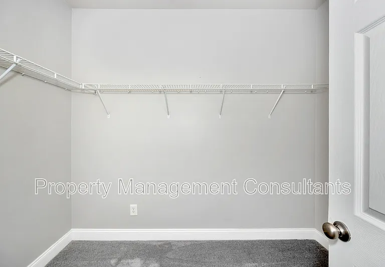 108 Blackwood Dr NW — Photo 2