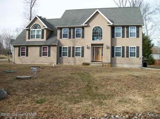 2262 White Oak Dr, East Stroudsburg, PA 18301