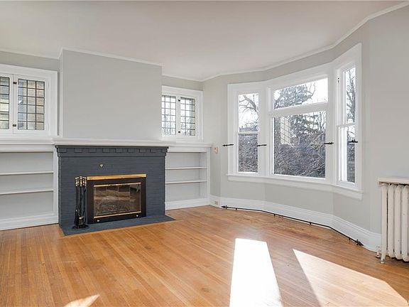 3rd image of 764 Potomac Ave