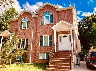 27 Malibu Ct #1, Staten Island, NY 10309
