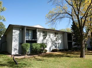 2227 W Willow Knolls Dr #VUWMVAAY4, Peoria, IL 61614