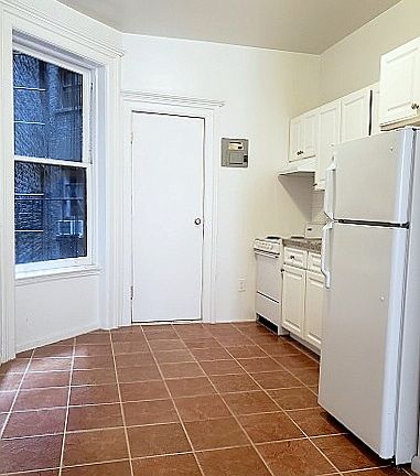 5th image of 26 W 27th St APT 51