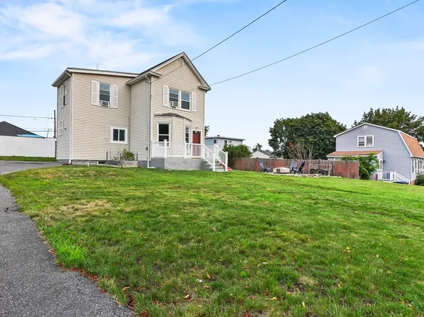 34 Varnum Ave, Methuen, MA 01844