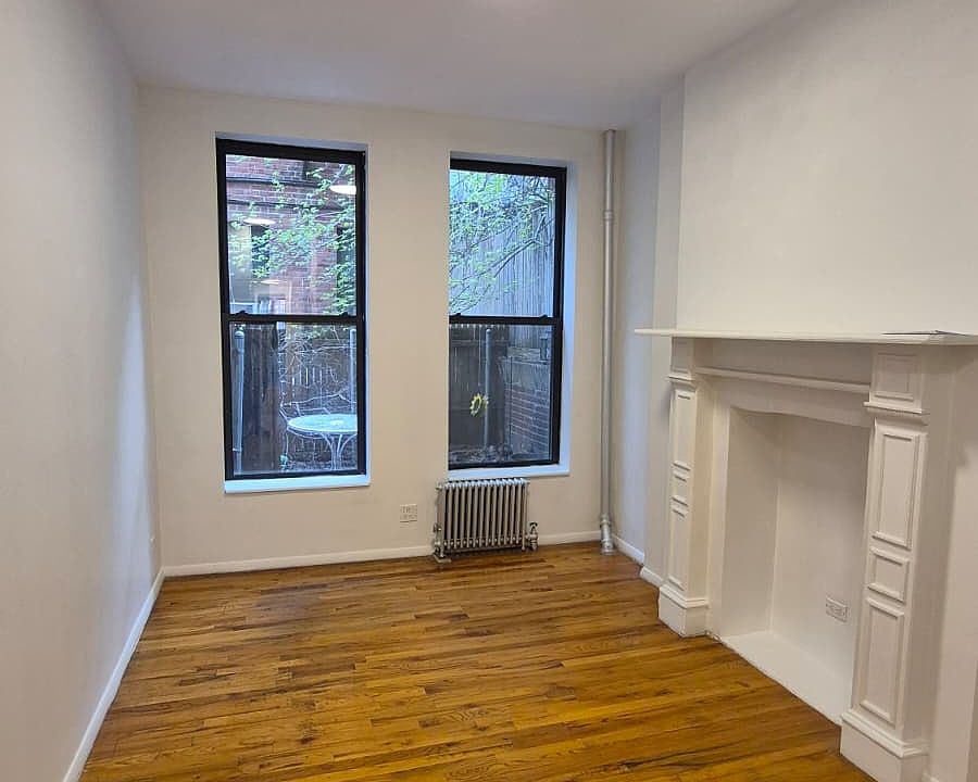 1st image of 415 W 47th St APT 1E