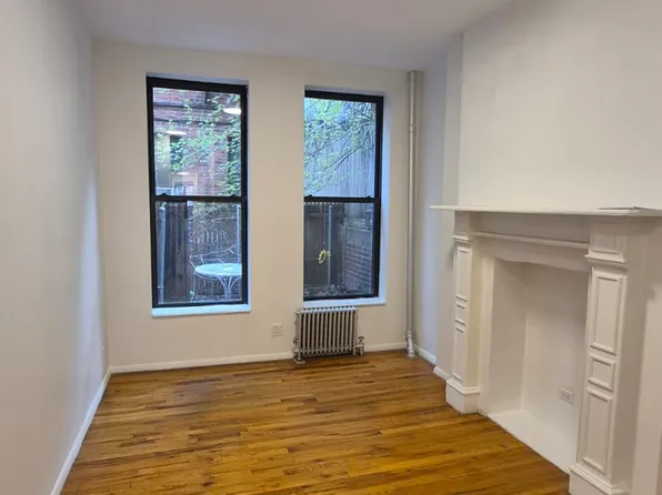 415 W 47th St APT 1E, New York, NY 10036