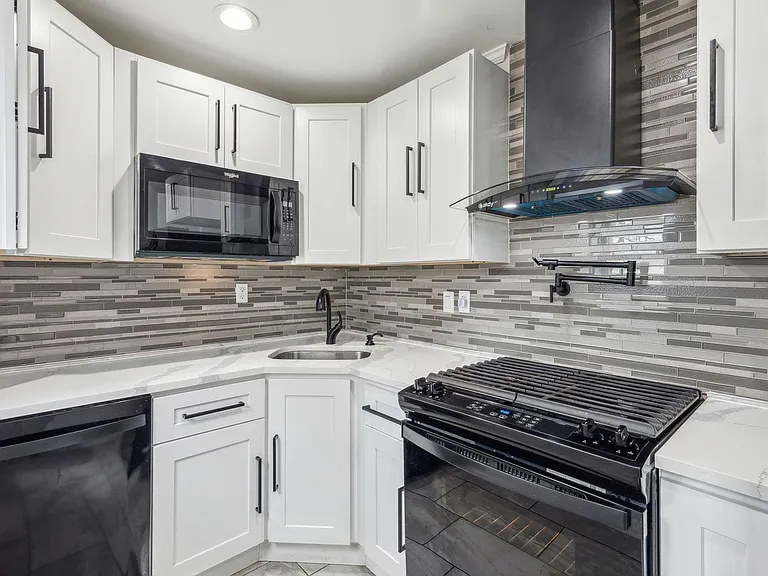 1450 N Marston St — Photo 28