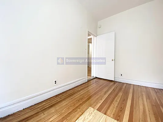 Rented by Sovereign Associates | media 23