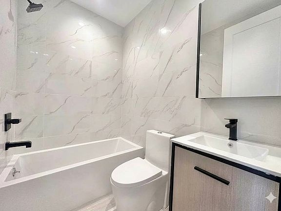 5th image of 2114 Fulton St #2B