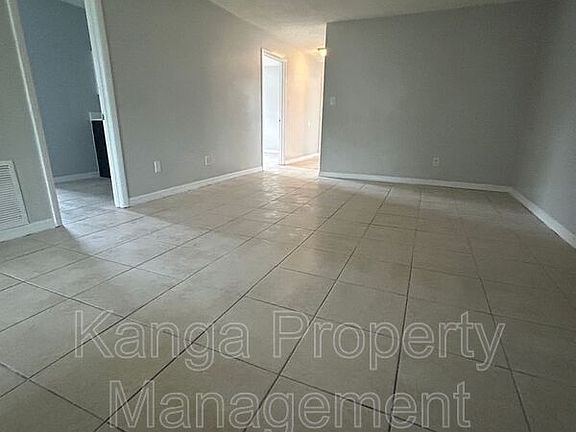 4th image of 3208 Louisiana Ave Unit 8