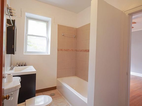 3rd image of 7945 S Yates Blvd #3