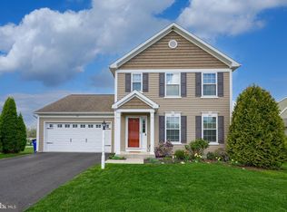 100 Kenneth Dr, Leola, PA 17540