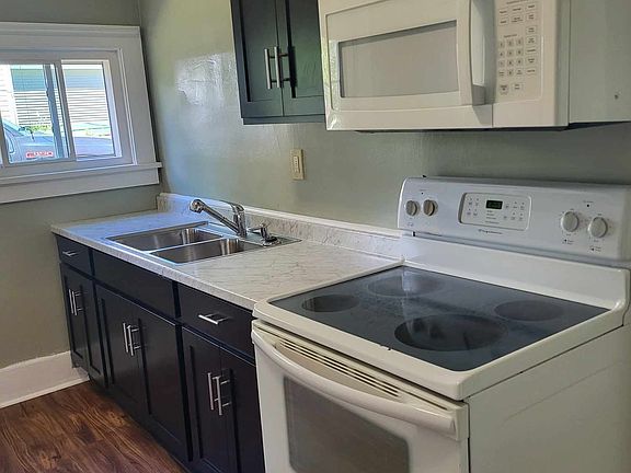 2nd image of 11 South St