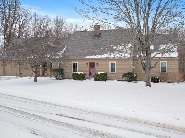 27 South Road, Deerfield, NH 03037