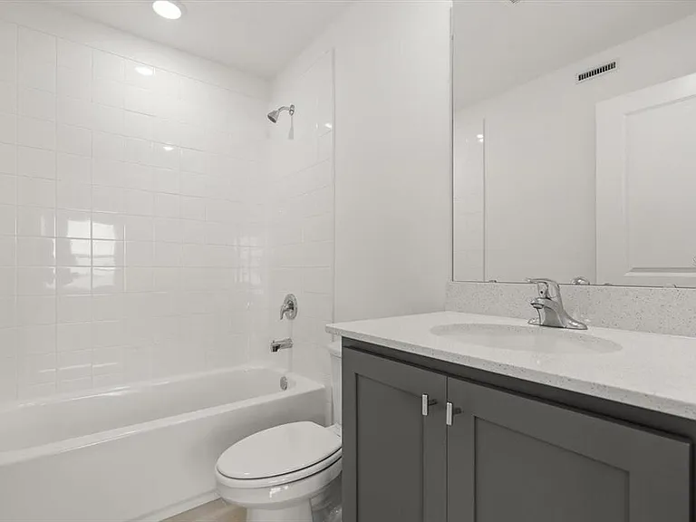 15489 Hamlin Park Dr — Photo 24