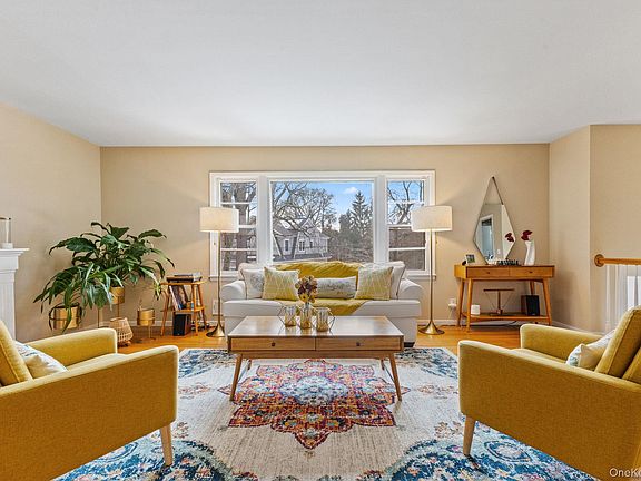 4th image of 15 Meadow Place