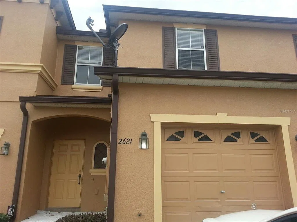 3 bed, 2.5 bath, 1203 sqft, $1,750 — Photo 1