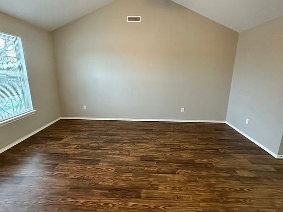 2nd image of 2901 Amberwood Ave #4