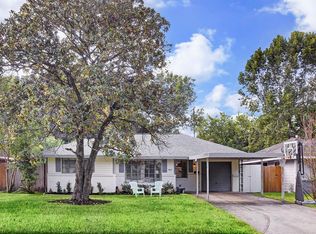 9621 Pine Lake Dr, Houston, TX 77055