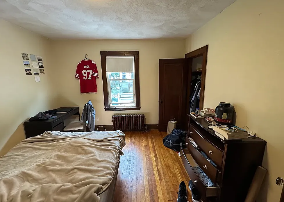 3 bed, 9999 sqft, $4,300 — Photo 4