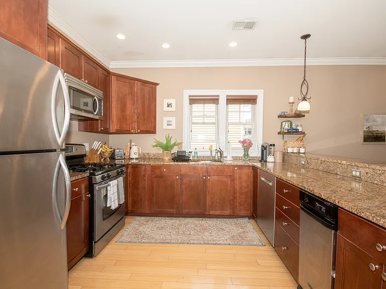 18-20 Knowlton St #3 — Photo 2