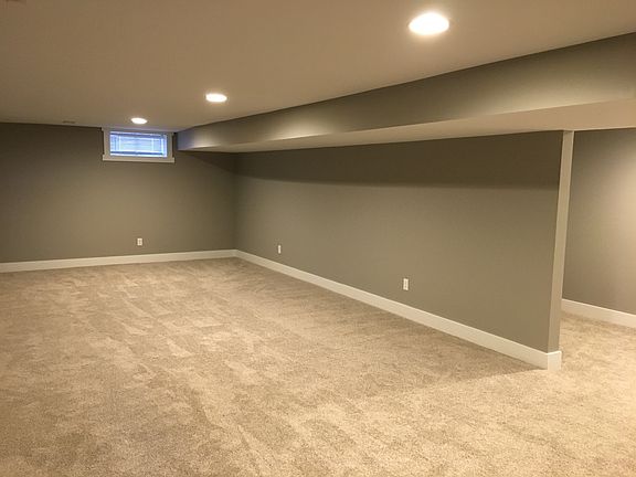5th image of 2456 Belknap Ave NE