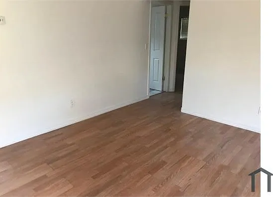 2 bed, 900 sqft, $1,677 — Photo 3