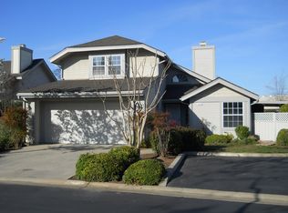 9218 N Stoneridge Ln, Fresno, CA 93720